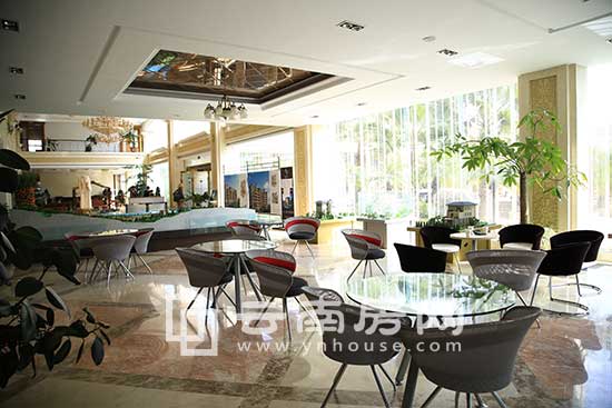 湖景天頤家園營(yíng)銷中心內(nèi)部實(shí)景 湖景天頤家園營(yíng)銷中心內(nèi)部實(shí)景