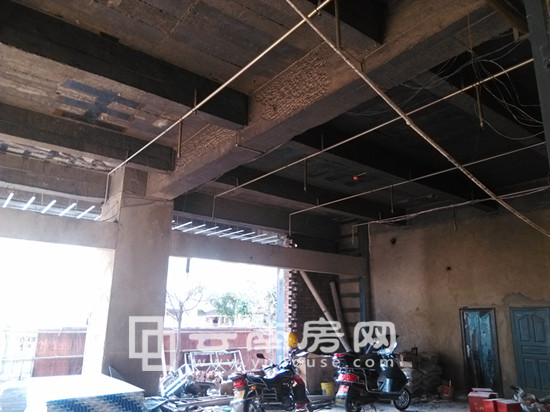 大廈內部仍是破落的景象 大廈內部仍是破落的景象