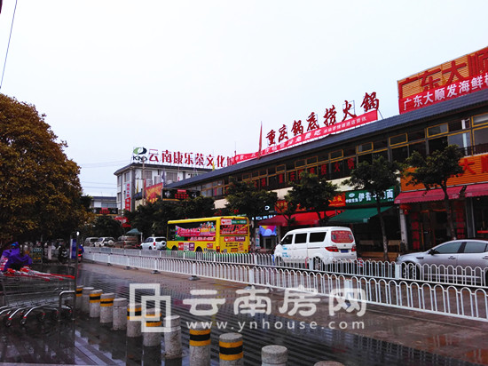 大潤(rùn)發(fā)商業(yè)廣場(chǎng)周邊配套 大潤(rùn)發(fā)商業(yè)廣場(chǎng)周邊配套