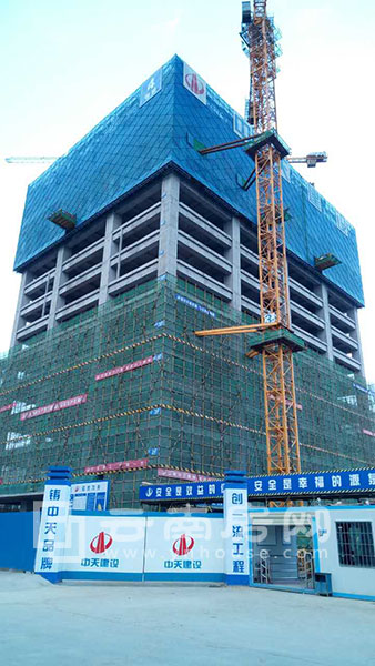 昆明時(shí)代·之窗工地外觀 昆明時(shí)代·之窗工地外觀