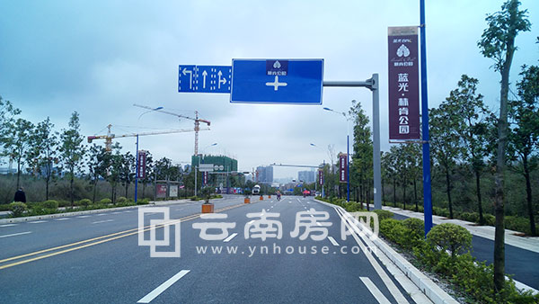 紅星美凱龍家 居生活廣場周邊道路 紅星美凱龍家 居生活廣場周邊道路