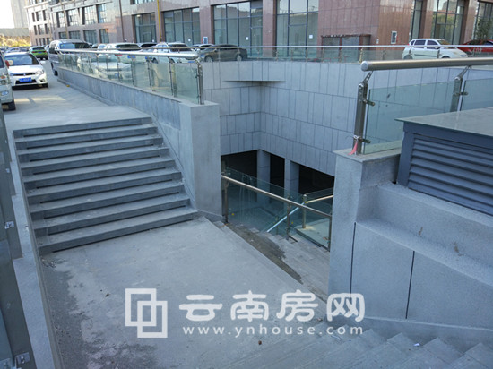 圣世一 品地下商業入口 圣世一 品地下商業入口