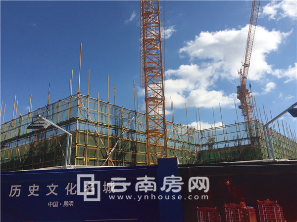 高鐵時(shí) 代廣場(chǎng)實(shí)景 高鐵時(shí) 代廣場(chǎng)實(shí)景