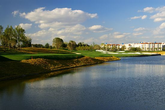 海埂公園附近的知名高檔公園住宅項(xiàng)目——滇池高爾夫別墅 海埂公園附近的知名高檔公園住宅項(xiàng)目——滇池高爾夫別墅