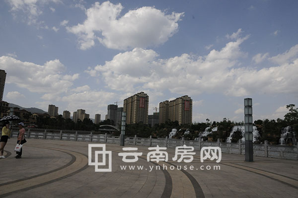 融城昆明湖周邊環(huán)境 融城昆明湖周邊環(huán)境