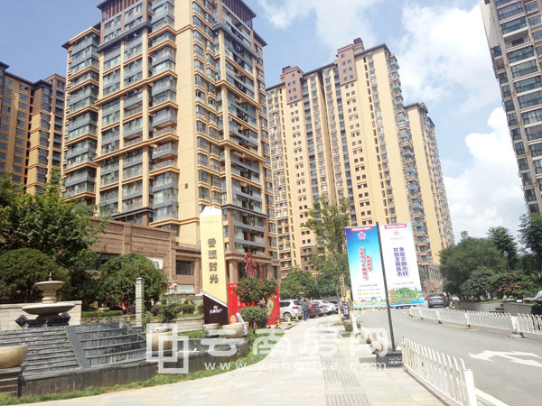 世豪香頌時光售樓部實景圖 世豪香頌時光售樓部實景圖