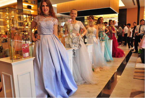 中海龍泉公館售樓部現(xiàn)場 中海龍泉公館售樓部現(xiàn)場