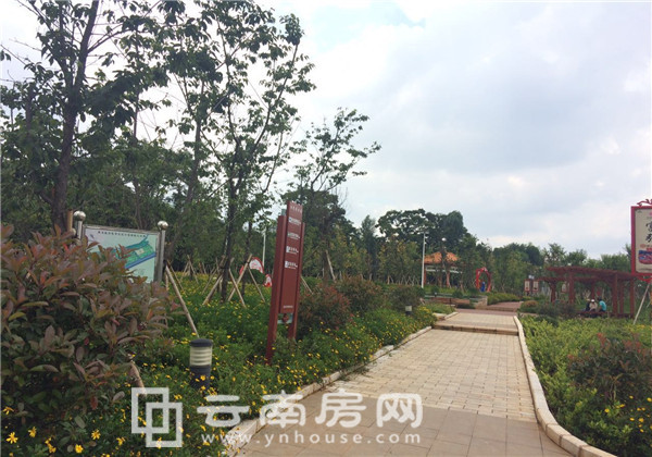 中航璽樾附近的公園 中航璽樾附近的公園