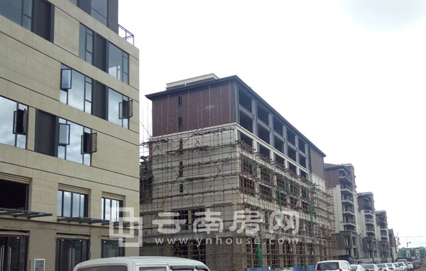 招商雍景灣外立面完工的建筑 招商雍景灣外立面完工的建筑