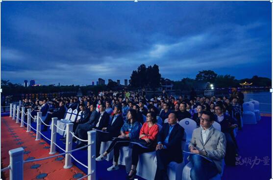 近300位嘉賓蒞臨現場 近300位嘉賓蒞臨現場