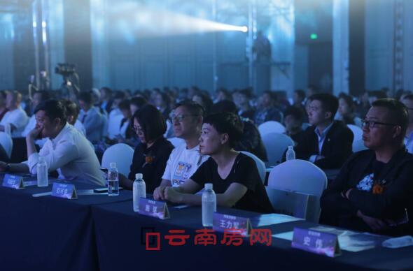 龍悅?cè)A府&愛琴海簽約儀式 龍悅?cè)A府&愛琴海簽約儀式