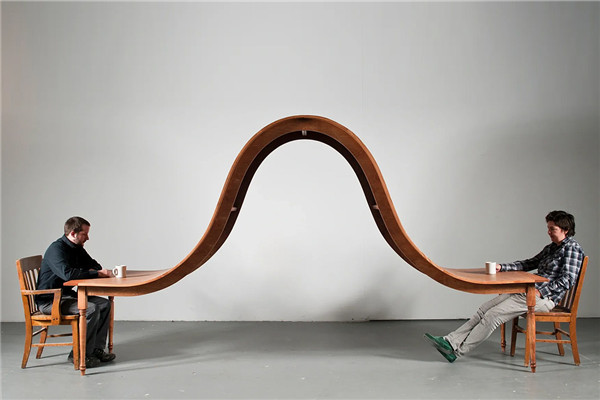 集功能性和幽默感為一體的長凳 集功能性和幽默感為一體的長凳