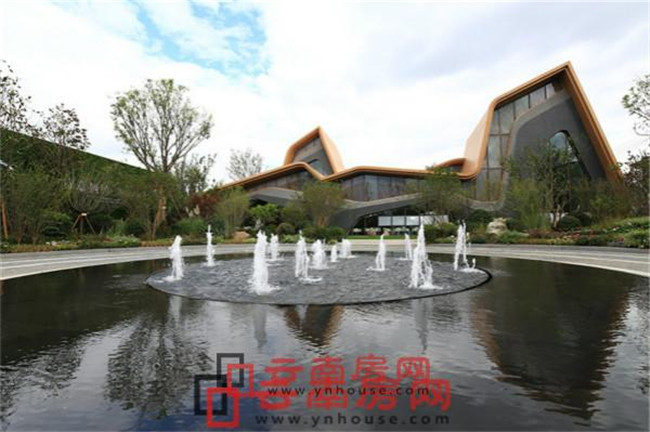 實地昆明花鶴翎的售樓中心 實地昆明花鶴翎的售樓中心