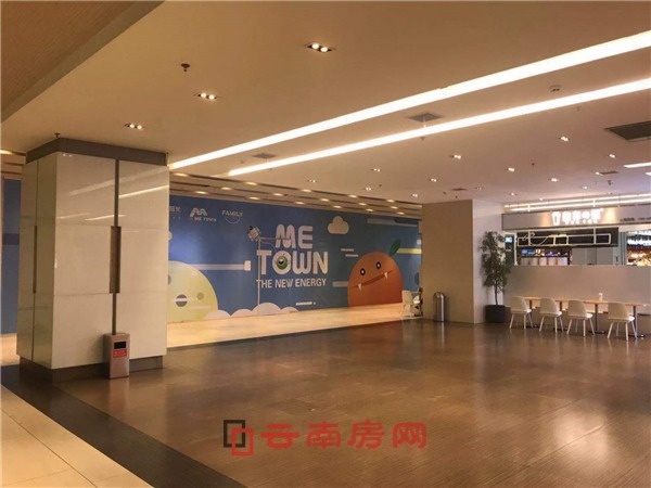 七彩METOWN負一層被搬空的店面 七彩METOWN負一層被搬空的店面