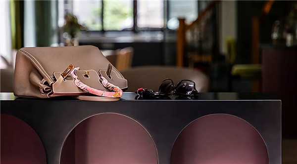 300m²紅配綠的大膽設(shè)計,極盡“花俏”本事 300m²紅配綠的大膽設(shè)計,極盡“花俏”本事