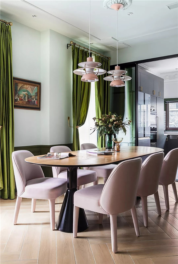 300m²紅配綠的大膽設(shè)計,極盡“花俏”本事 300m²紅配綠的大膽設(shè)計,極盡“花俏”本事