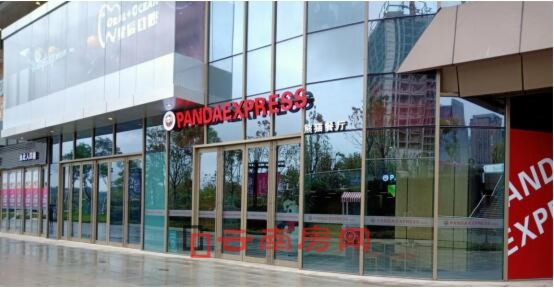 昆明呈貢店“熊貓餐廳”門頭實(shí)景 昆明呈貢店“熊貓餐廳”門頭實(shí)景