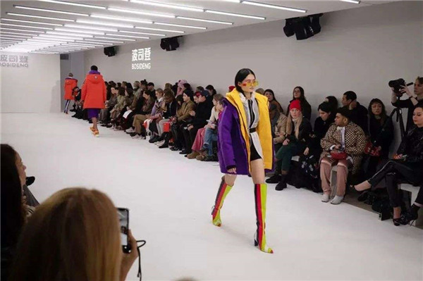 “加拿大鵝”上熱搜,上萬的羽絨服是怎么收割市場的? “加拿大鵝”上熱搜,上萬的羽絨服是怎么收割市場的?