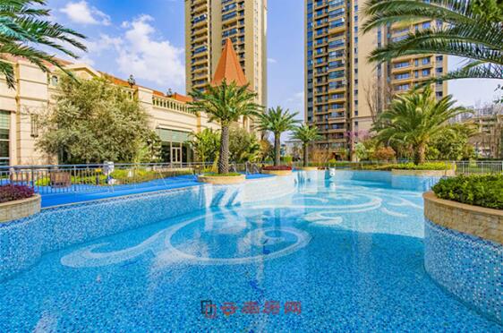 室外恒溫泳池實景 室外恒溫泳池實景