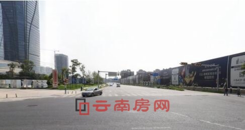 已經建成的綠蔭大道段現狀,已命名為小官路 已經建成的綠蔭大道段現狀,已命名為小官路