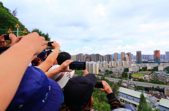 全民關注的“昆明第一炸” 全民關注的“昆明第一炸”