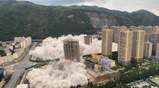 爆破拆除15棟樓成本約1.5億 爆破拆除15棟樓成本約1.5億