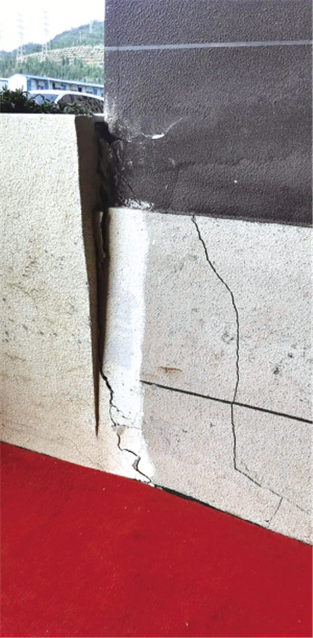 呈貢一項目業主接房當天發現墻體開裂現象 資料圖片 呈貢一項目業主接房當天發現墻體開裂現象 資料圖片