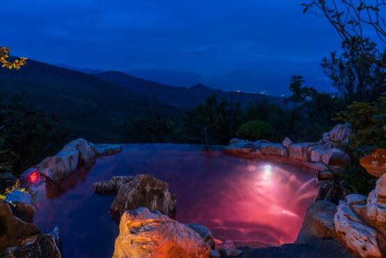 凌崖湯泉實(shí)景圖 凌崖湯泉實(shí)景圖