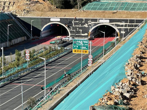 新昆楚高速9公里入城段預計12月上旬通車 新昆楚高速9公里入城段預計12月上旬通車