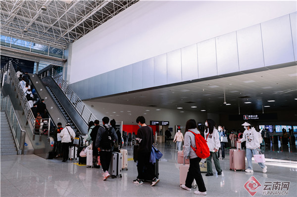 取消“兩碼一證”查驗,昆明火車站進站乘車有序便捷 取消“兩碼一證”查驗,昆明火車站進站乘車有序便捷