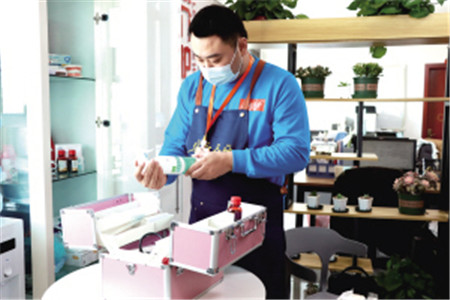 90后小伙李瑋 90后小伙李瑋