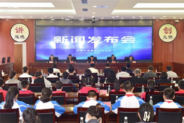 遭遇欺凌、未成年人失足……曲靖麒麟?yún)^(qū)法院發(fā)布兩起典型案例 遭遇欺凌、未成年人失足……曲靖麒麟?yún)^(qū)法院發(fā)布兩起典型案例