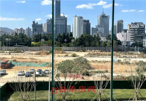 金俊廣場開業半年,人氣冷清到令人心酸,金格百貨心里也苦 金俊廣場開業半年,人氣冷清到令人心酸,金格百貨心里也苦