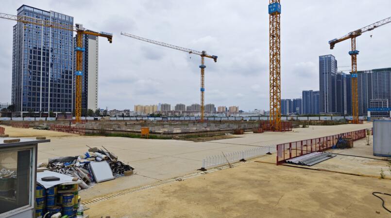 巫家壩另一所小學(xué)卻在停工中 巫家壩另一所小學(xué)卻在停工中