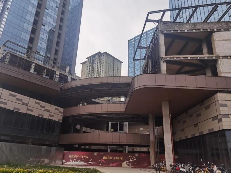 北大資源博泰城爛尾商業主體完工后即陷入停工 北大資源博泰城爛尾商業主體完工后即陷入停工