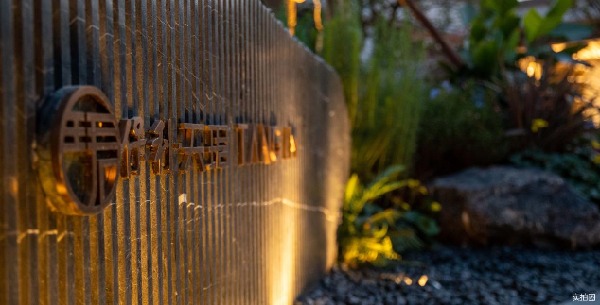 8e135f2119258cd06e39717c4df66d4