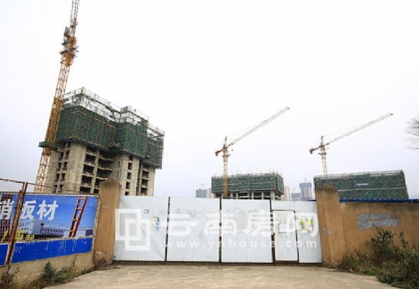 錦城B地塊即A2-1地塊實(shí)景(攝于2016年) 錦城B地塊即A2-1地塊實(shí)景(攝于2016年)