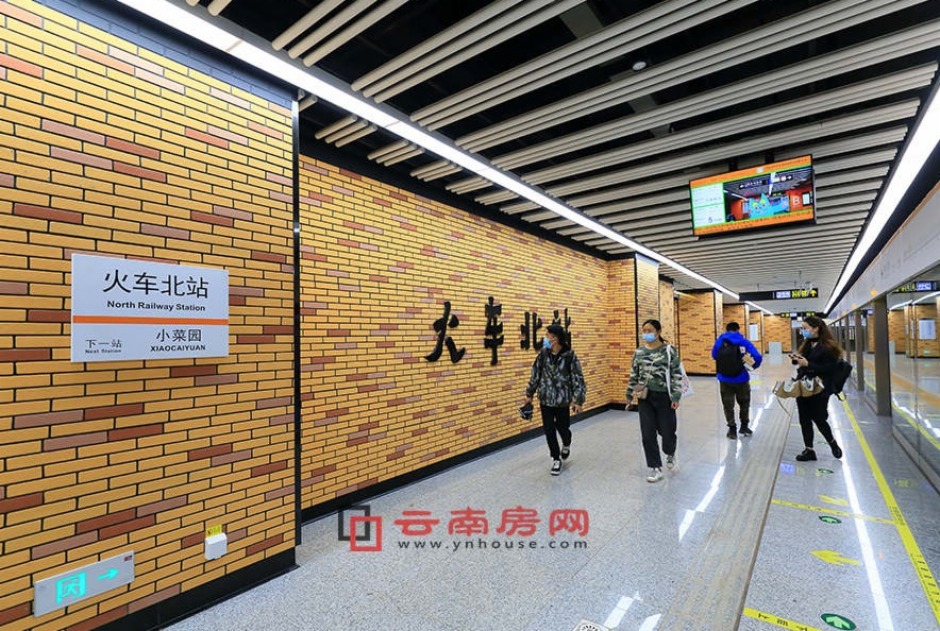 昆明地鐵火車北站就在昆明軌道集團總部大樓旁邊 昆明地鐵火車北站就在昆明軌道集團總部大樓旁邊