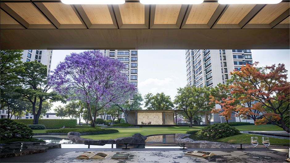 在昆明,將近兩個(gè)足球場(chǎng)大的中央花園有多難得? 在昆明,將近兩個(gè)足球場(chǎng)大的中央花園有多難得?