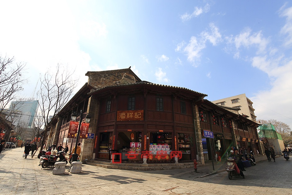 部分改造修繕的昆明老街歷史建筑 部分改造修繕的昆明老街歷史建筑