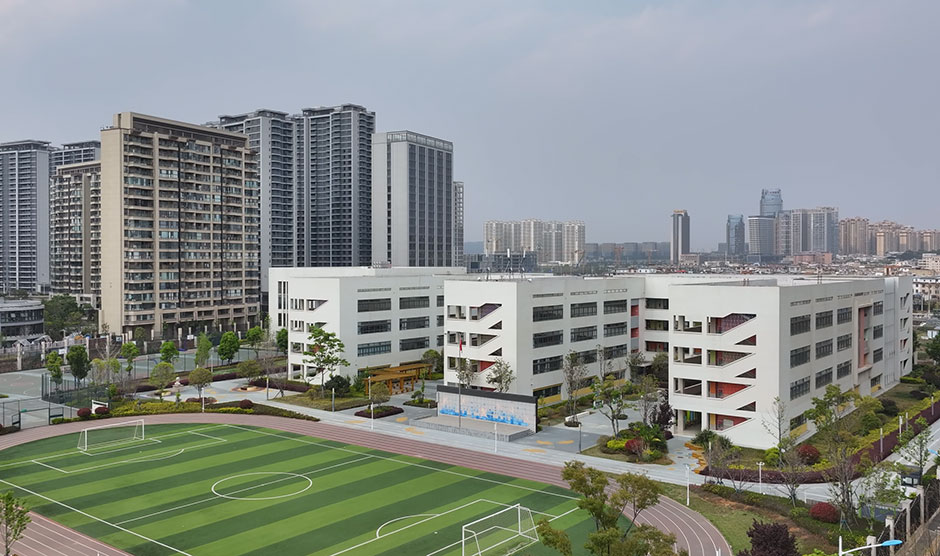 民大附小斗南校區(qū)(學校后面既是滇池瀾庭) 民大附小斗南校區(qū)(學校后面既是滇池瀾庭)