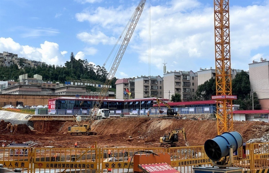 正在施工的建投軒楹學府 正在施工的建投軒楹學府