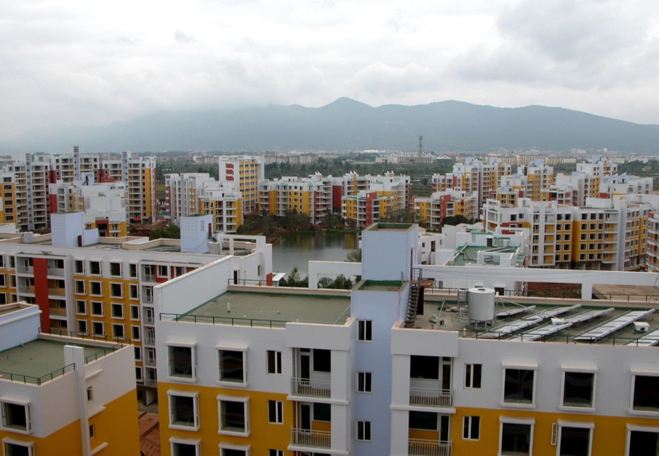 湖畔之夢(mèng)是20年前開(kāi)發(fā)的大盤(pán),每棟樓都配有電梯 湖畔之夢(mèng)是20年前開(kāi)發(fā)的大盤(pán),每棟樓都配有電梯