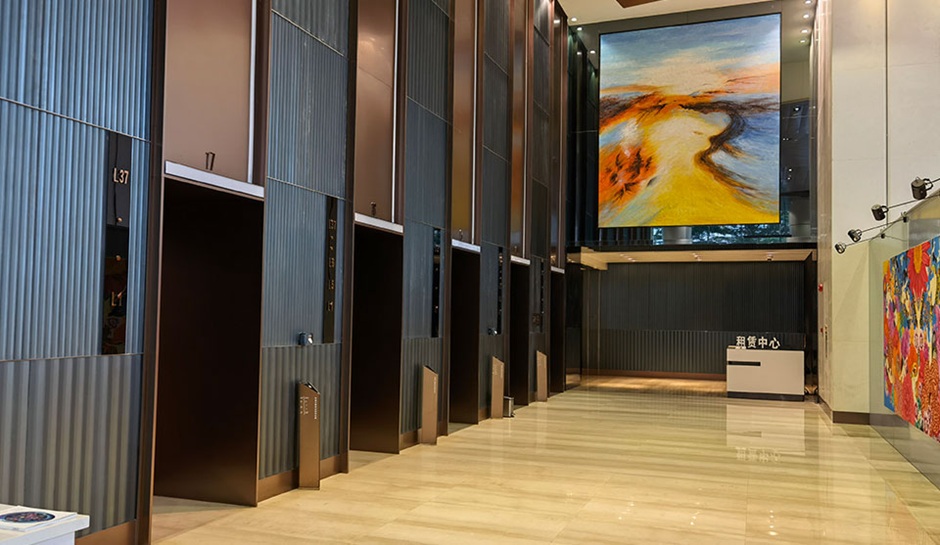 超高層樓宇中普遍配置的是成本更高的高速電梯 超高層樓宇中普遍配置的是成本更高的高速電梯